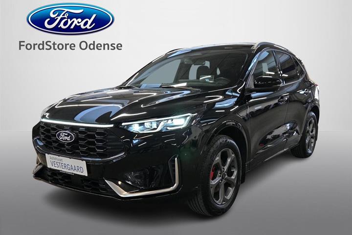 Sort Ford Kuga fra 2024 set udefra