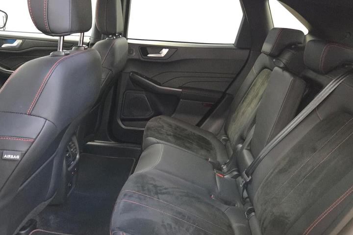 Sort Ford Kuga fra 2024