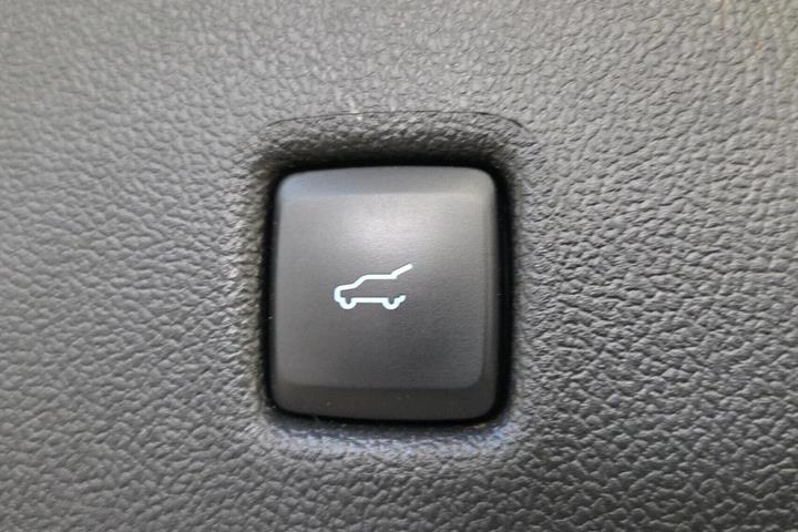 Sort Ford Kuga fra 2024