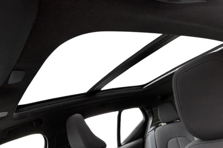Beige Volvo XC40 fra 2023