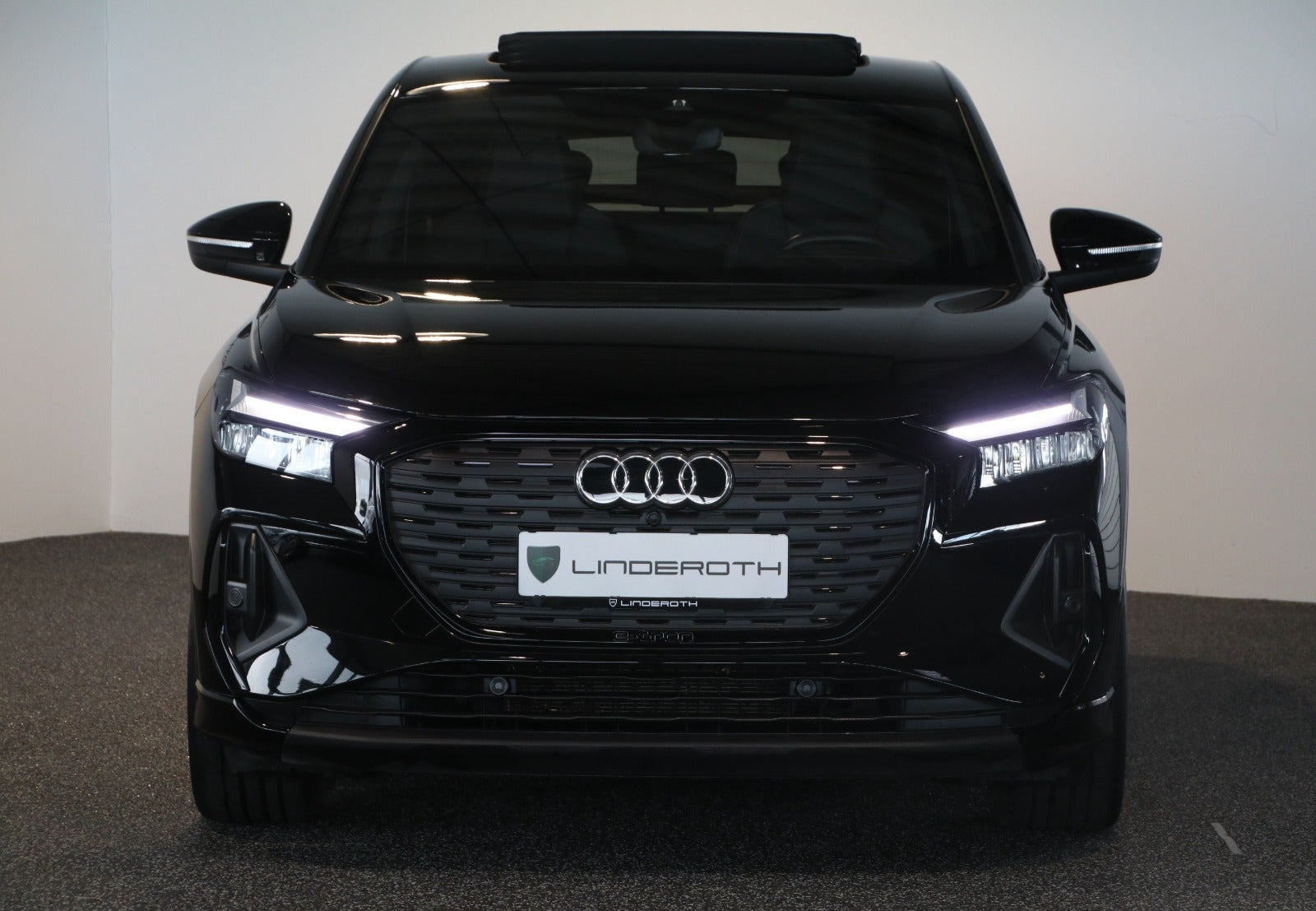 Sort Audi Q4 e-tron fra 2024