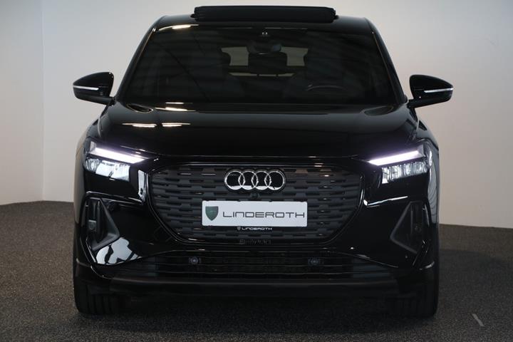 Sort Audi Q4 e-tron fra 2024