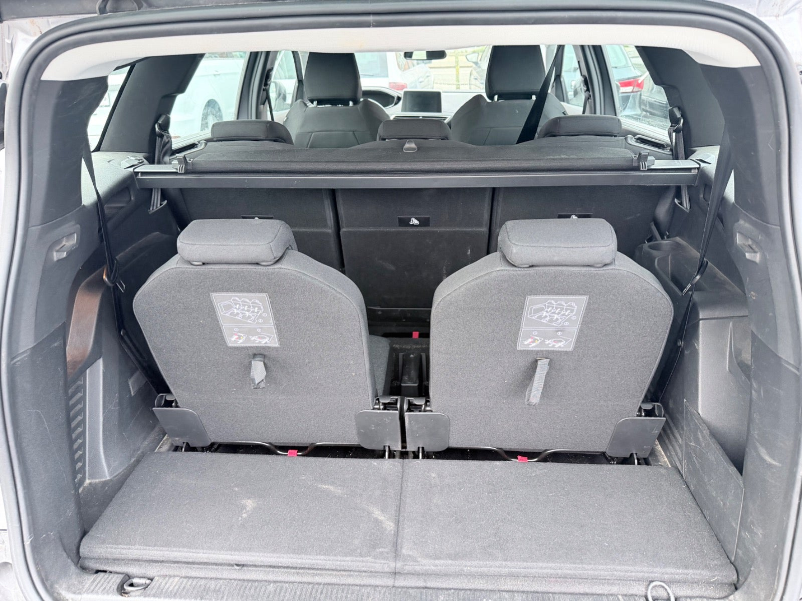 Grå Peugeot 5008 fra 2021