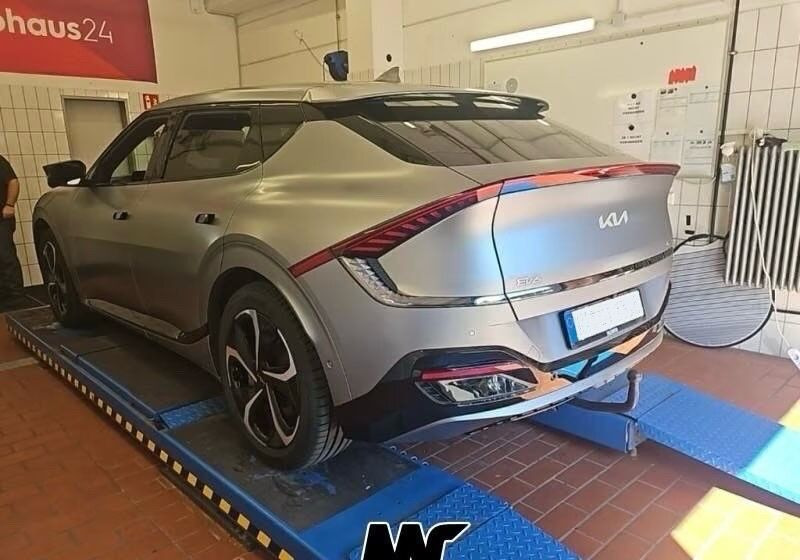 Grå Kia EV6 fra 2023