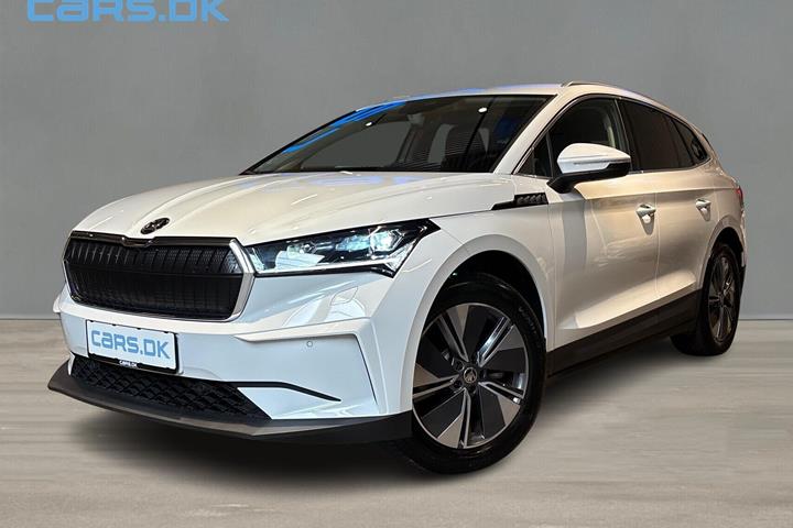 Hvid Skoda Enyaq fra 2024 set udefra