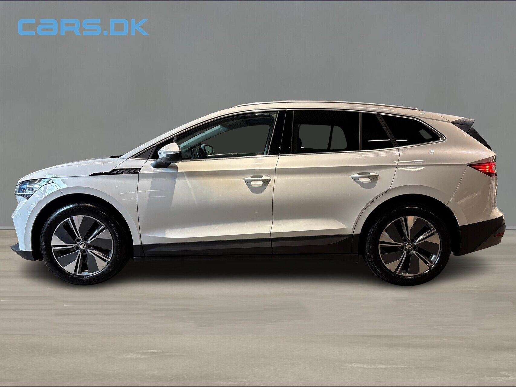 Hvid Skoda Enyaq fra 2024