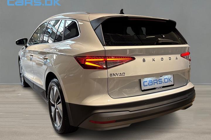 Hvid Skoda Enyaq fra 2024