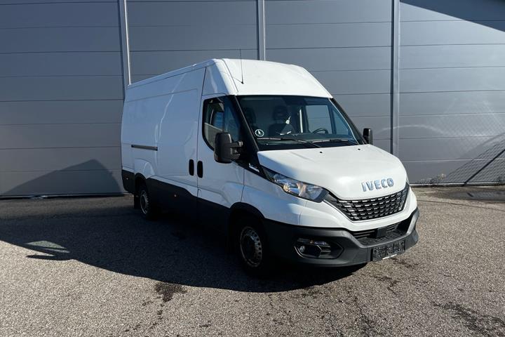 Hvid Iveco Daily fra 2020