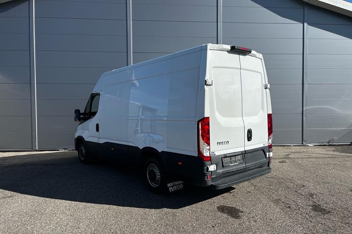 Hvid Iveco Daily fra 2020