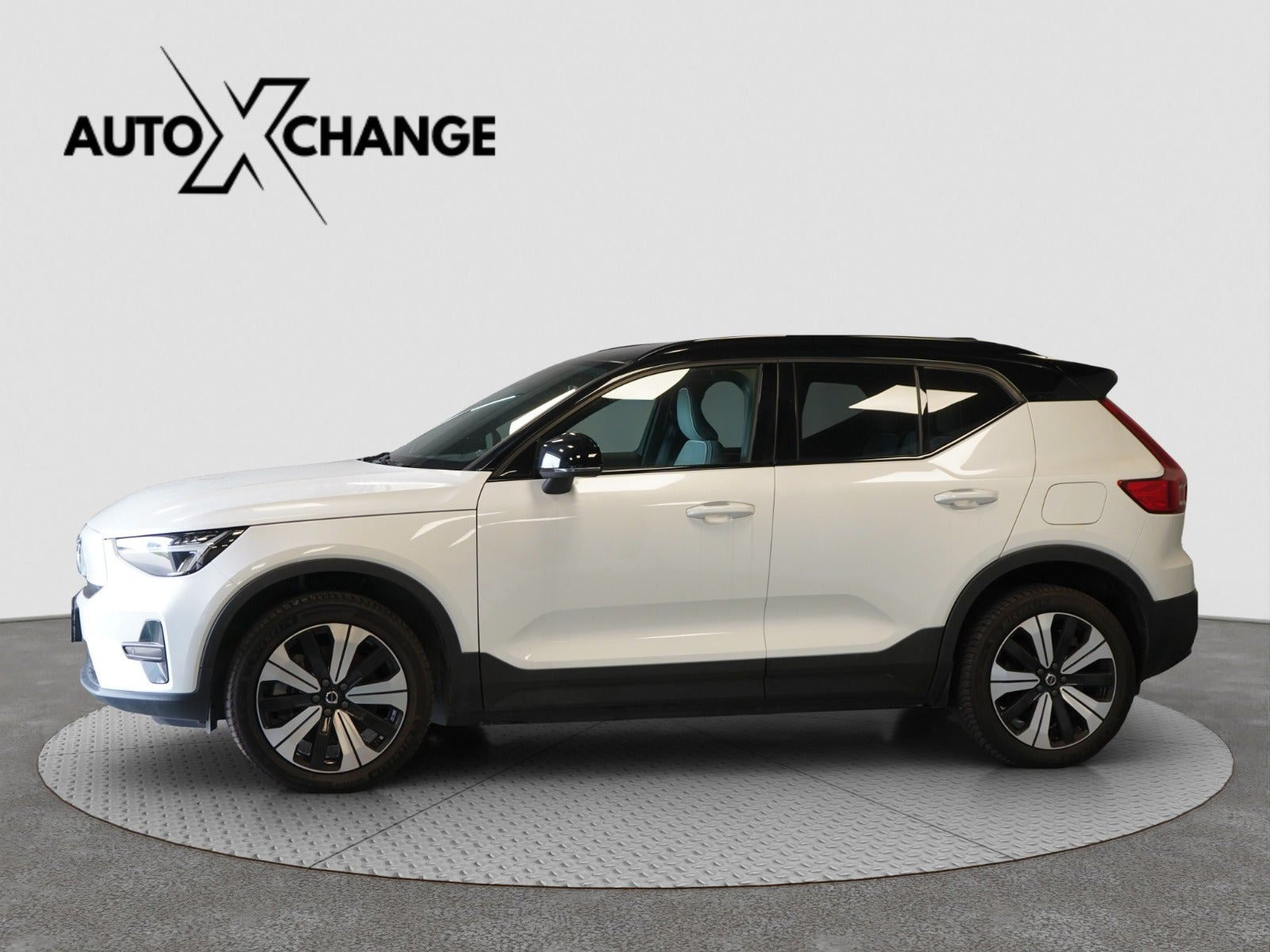 Hvid Volvo XC40 fra 2023