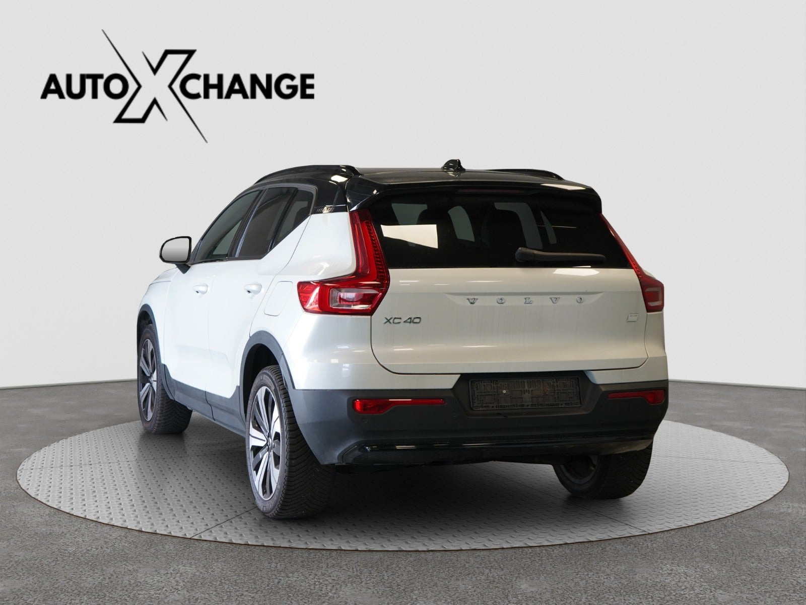 Hvid Volvo XC40 fra 2023