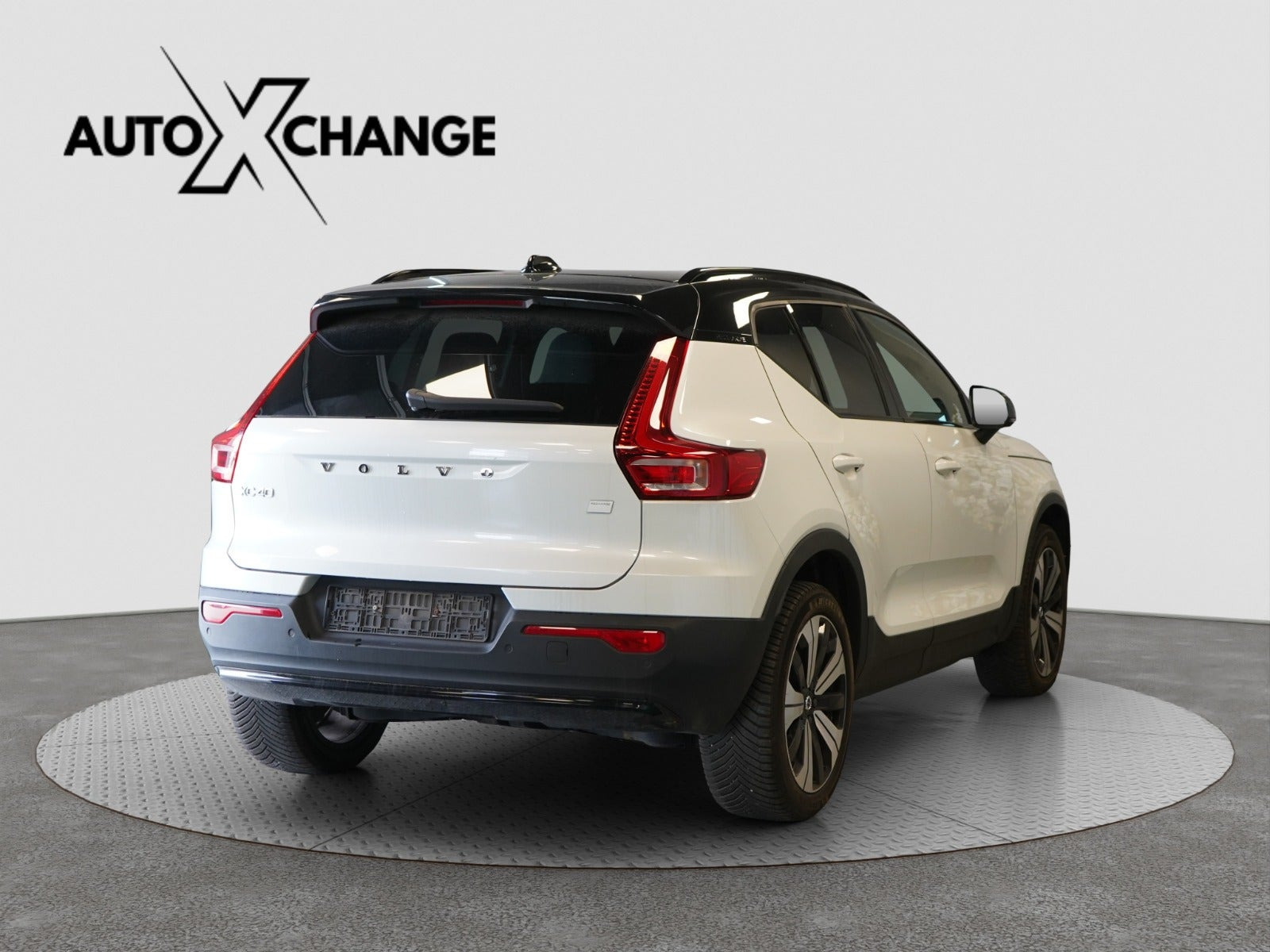Hvid Volvo XC40 fra 2023