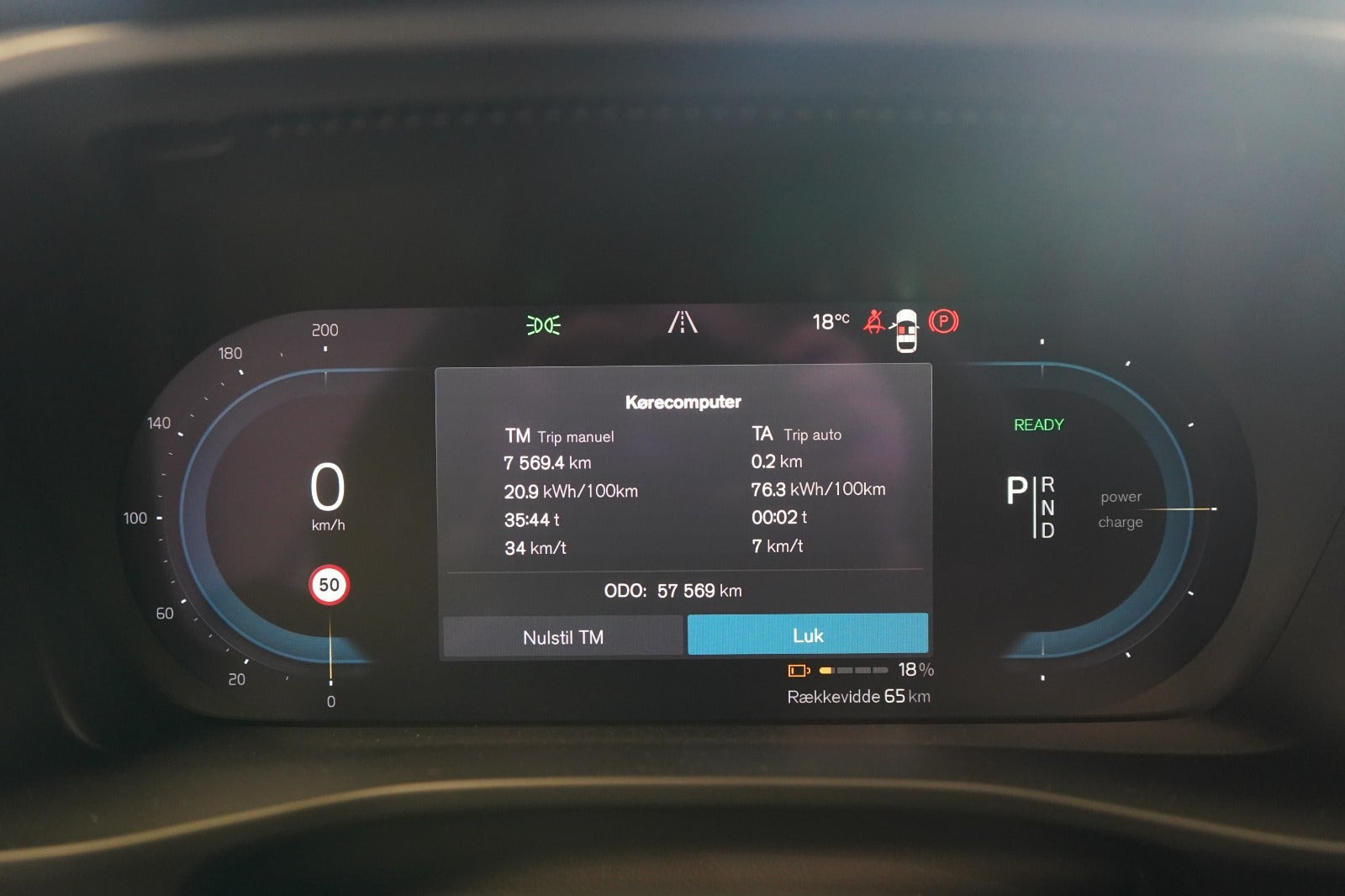 Hvid Volvo XC40 fra 2023
