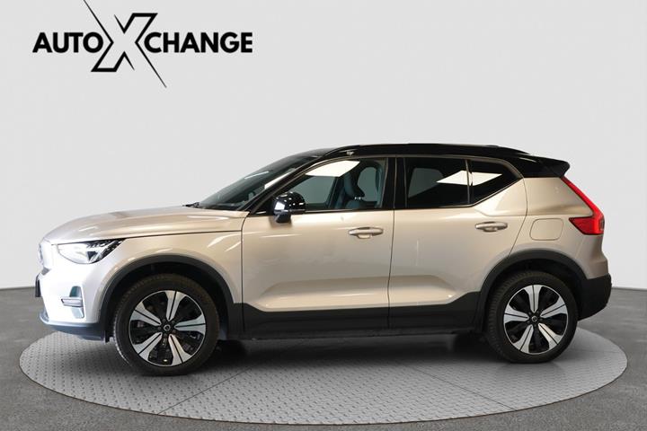 Orange Volvo XC40 fra 2023