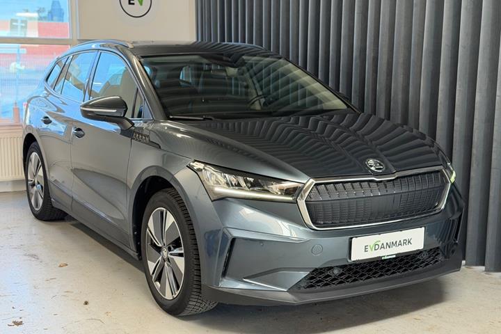 Grå Skoda Enyaq fra 2021