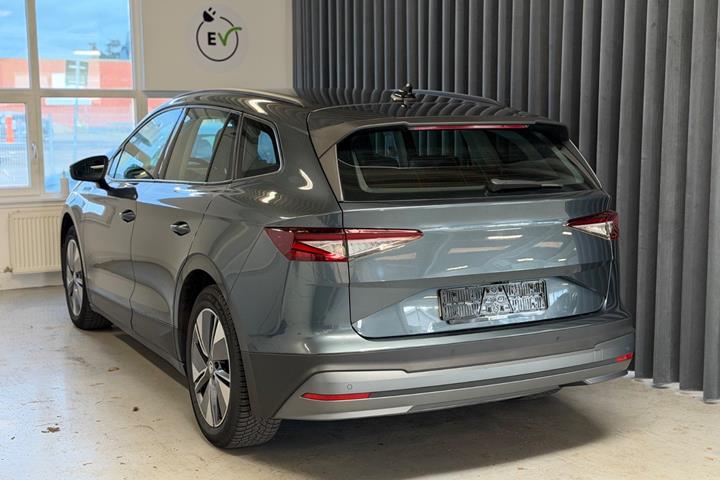 Grå Skoda Enyaq fra 2021