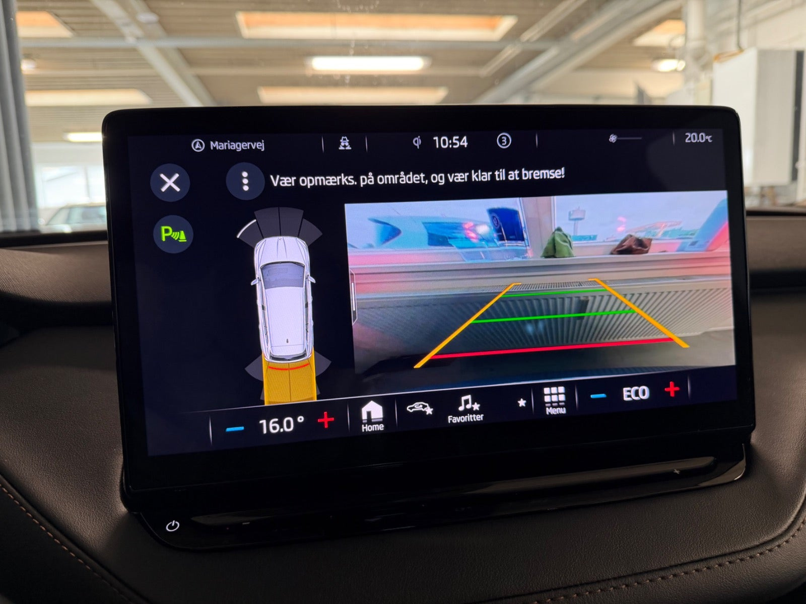 Grå Skoda Enyaq fra 2021