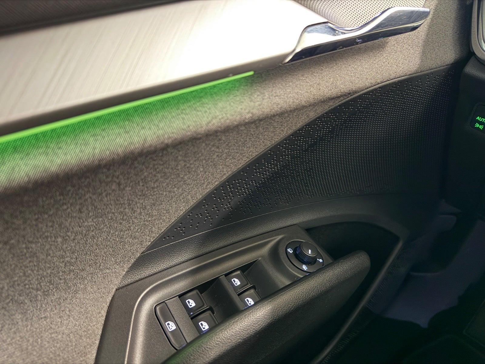 Grå Skoda Enyaq fra 2021