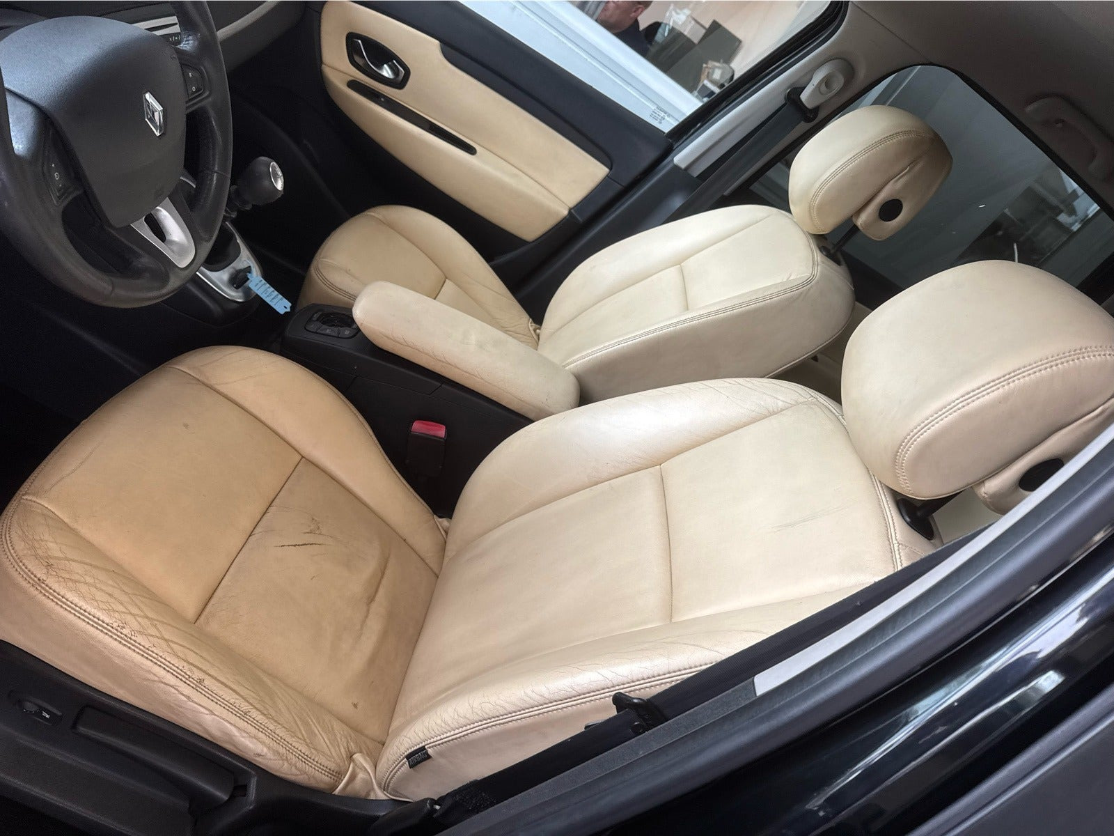 Sort Renault Grand Scenic III fra 2011
