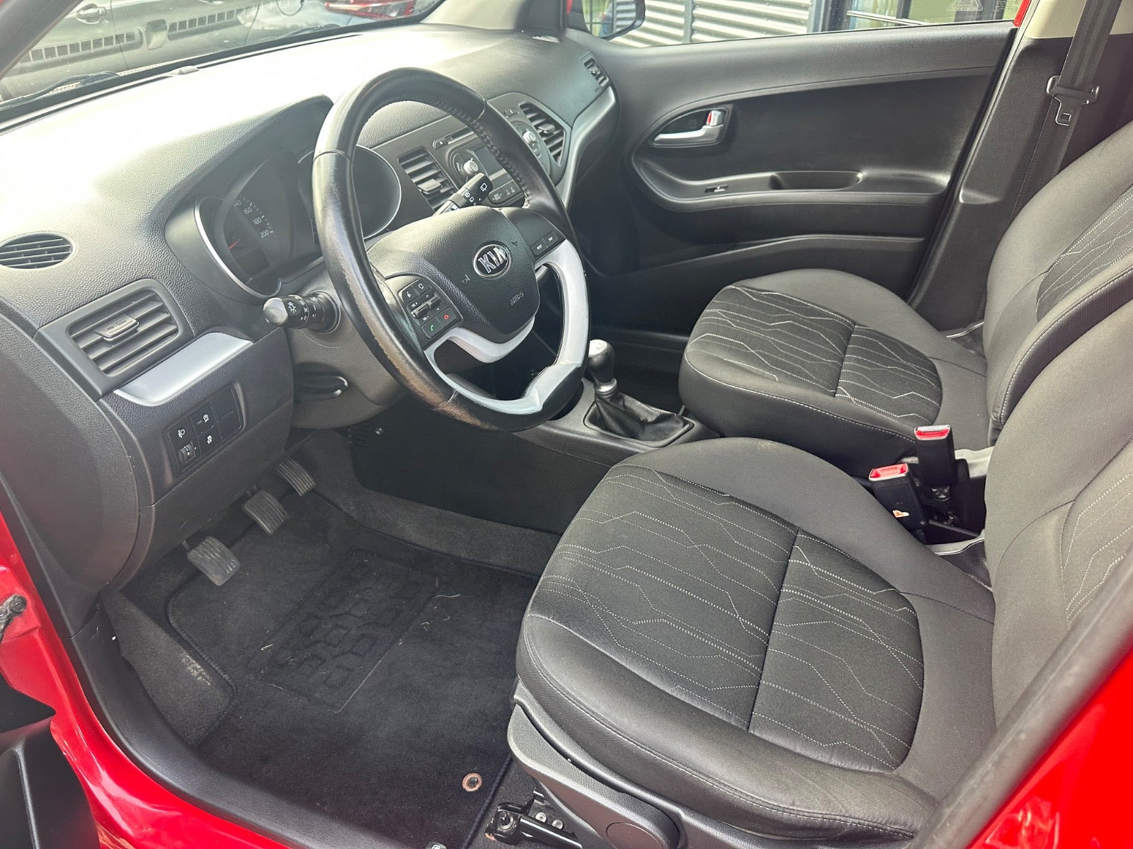 Rød Kia Picanto fra 2016