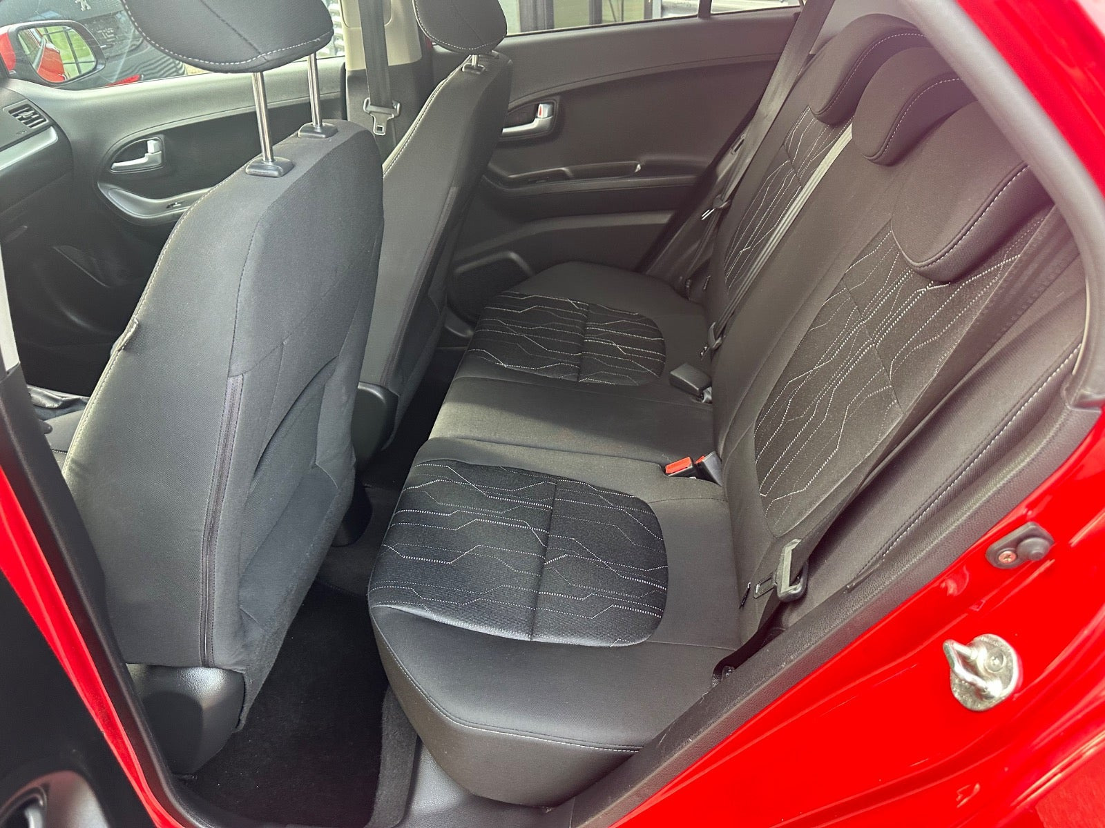 Rød Kia Picanto fra 2016