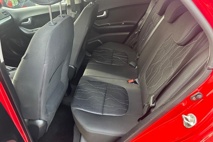 Rød Kia Picanto fra 2016