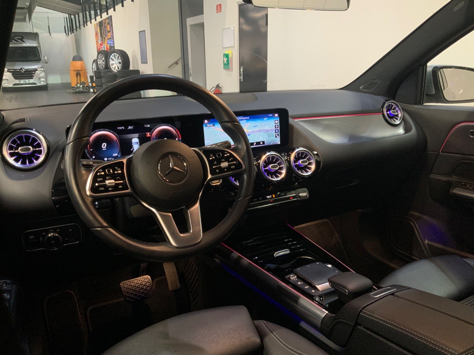 Sølv Mercedes GLA250 e fra 2021