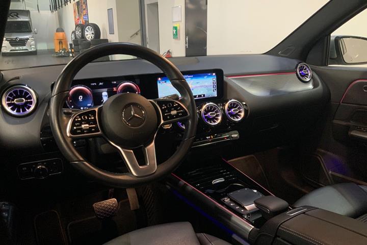 Sølv Mercedes GLA250 e fra 2021