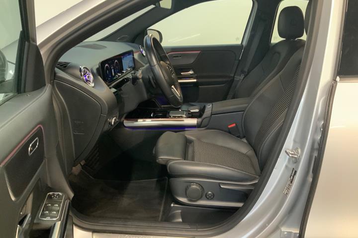 Sølv Mercedes GLA250 e fra 2021