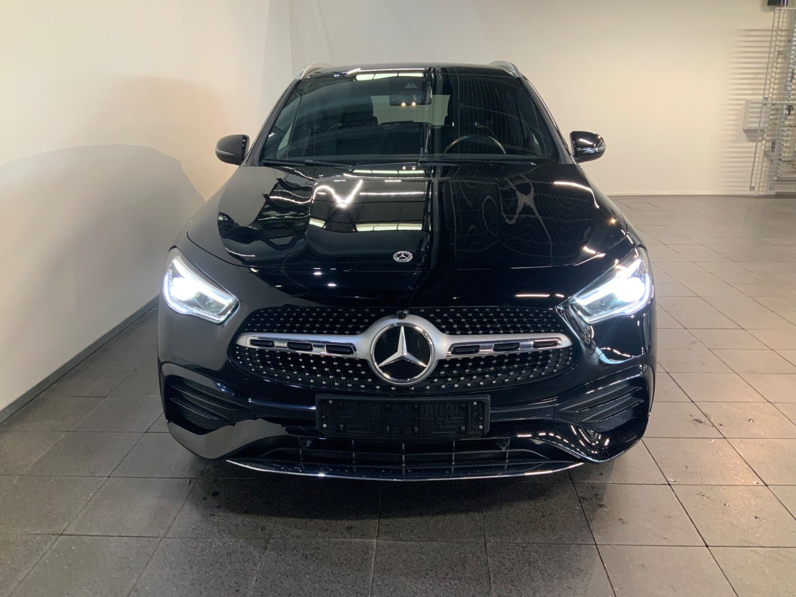 Sort Mercedes GLA200 fra 2021