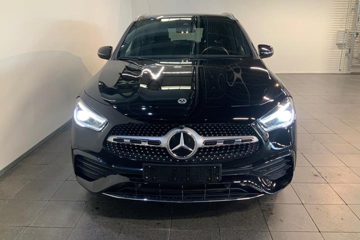 Sort Mercedes GLA200 fra 2021