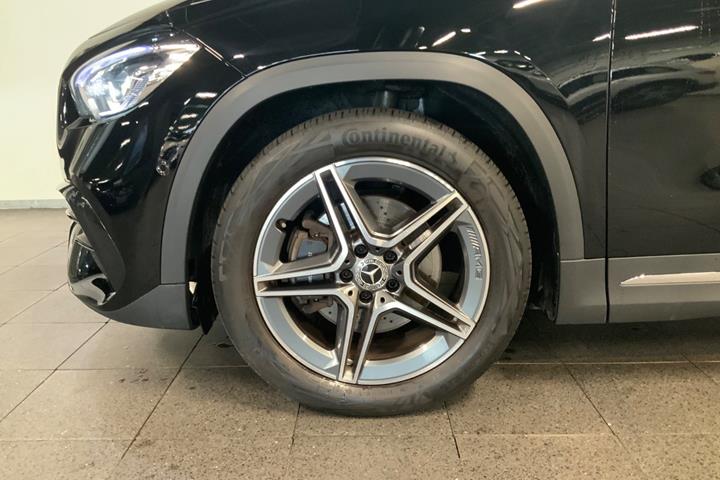 Sort Mercedes GLA200 fra 2021