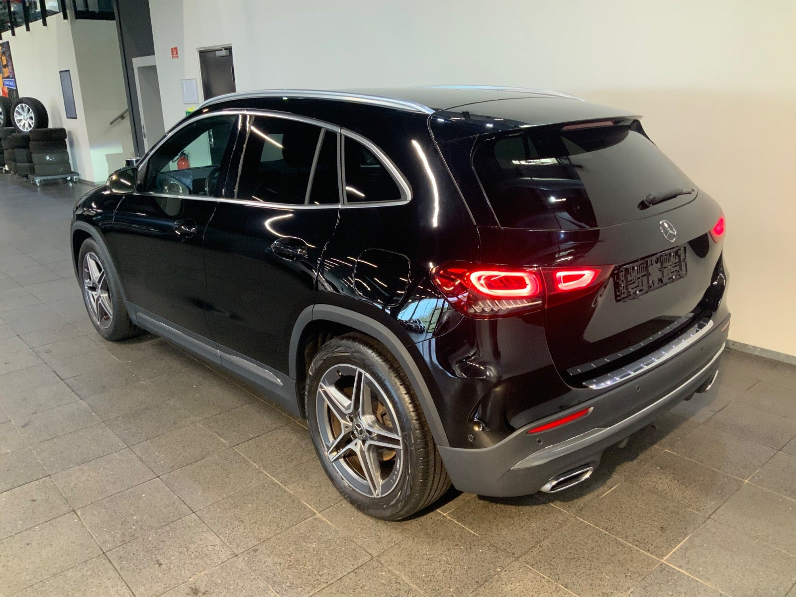Sort Mercedes GLA200 fra 2021