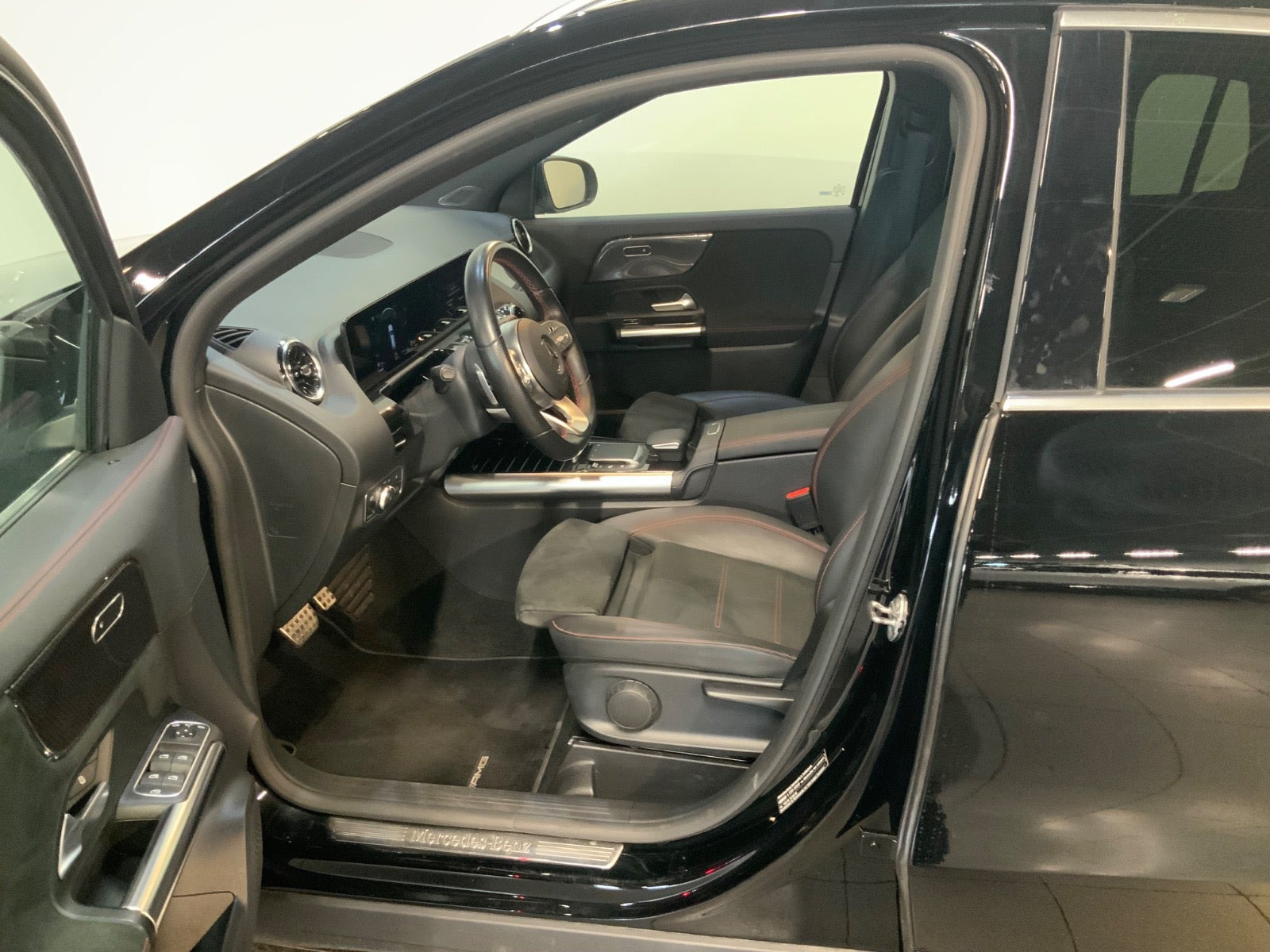 Sort Mercedes GLA200 fra 2021
