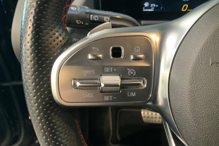 Sort Mercedes GLA200 fra 2021