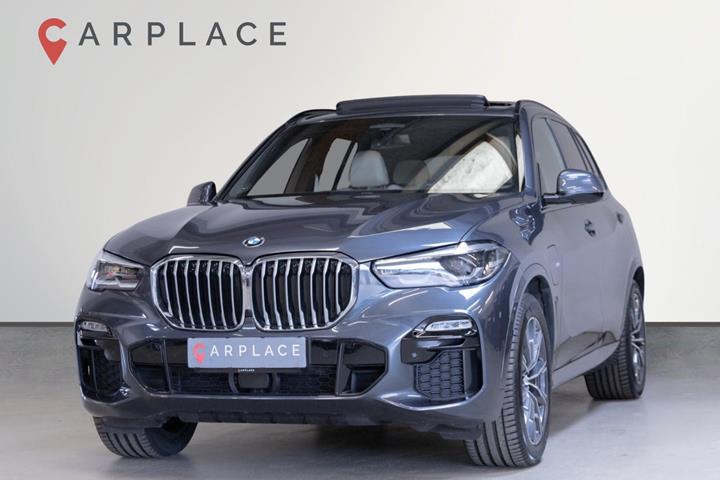 Grå BMW X5 fra 2021