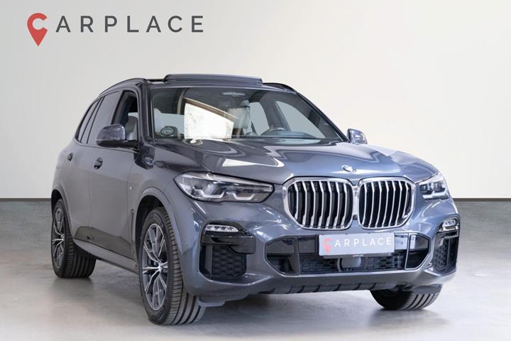 Grå BMW X5 fra 2021