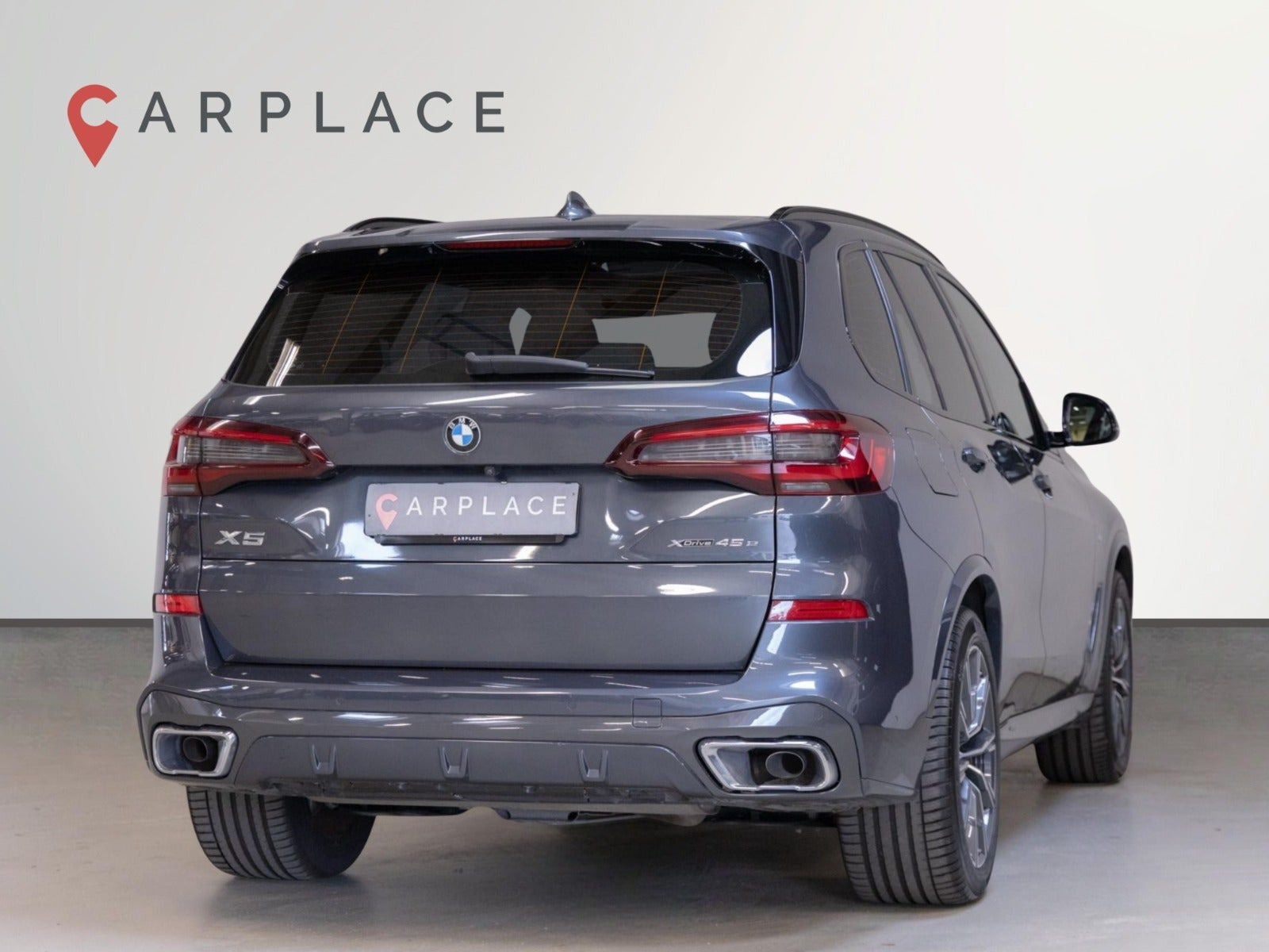 Grå BMW X5 fra 2021