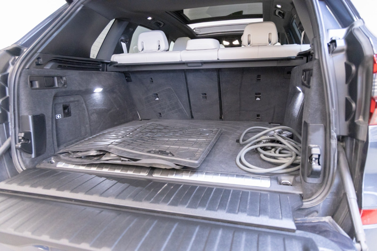 Grå BMW X5 fra 2021