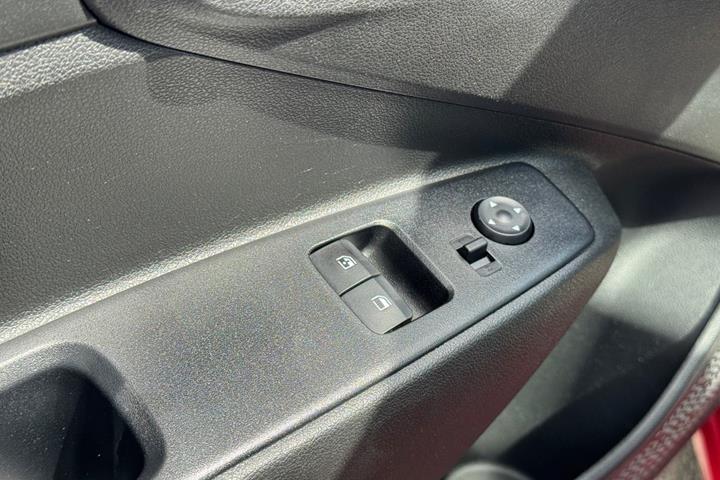 Grå Hyundai i10 fra 2023