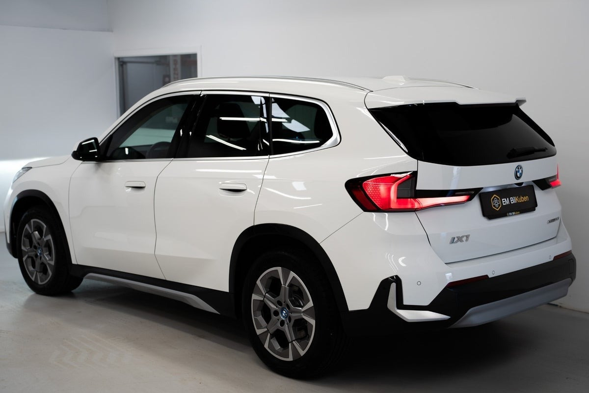 undefined BMW iX1 fra 2025