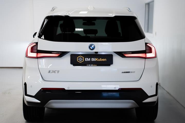 undefined BMW iX1 fra 2025