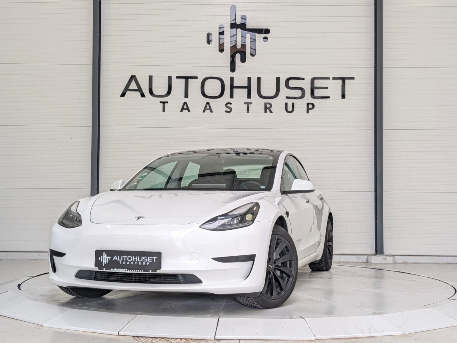 Tesla Model 3 RWD