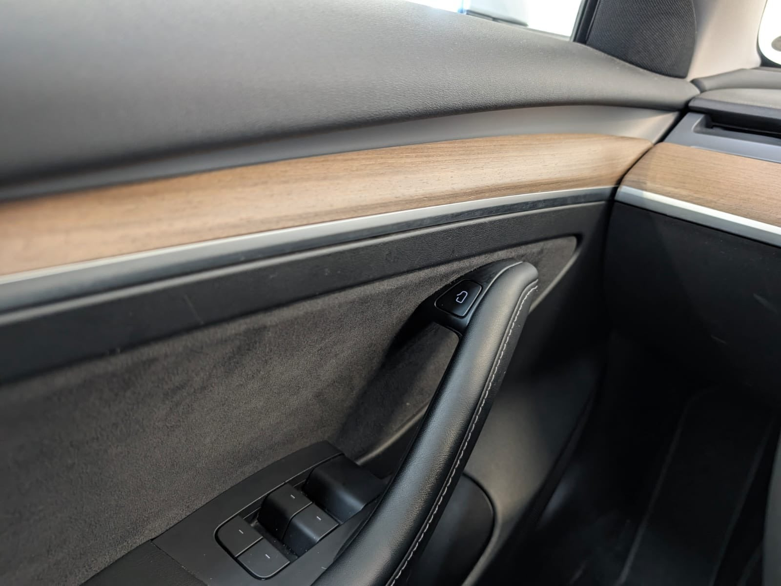 Hvid Tesla Model 3 fra 2022