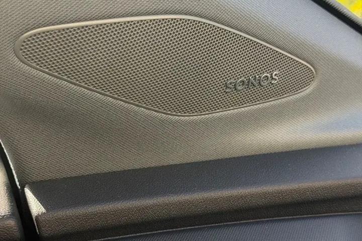 Grå Audi Q4 e-tron fra 2024