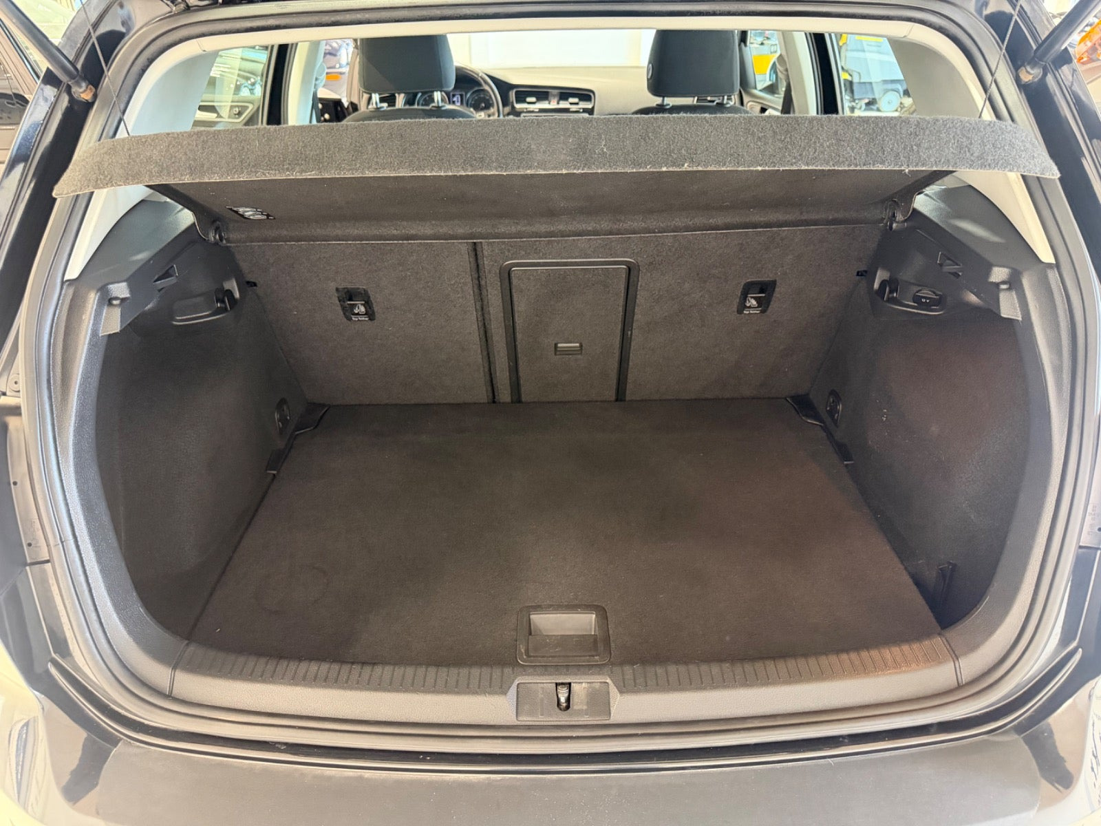 Sort VW Golf VII fra 2017