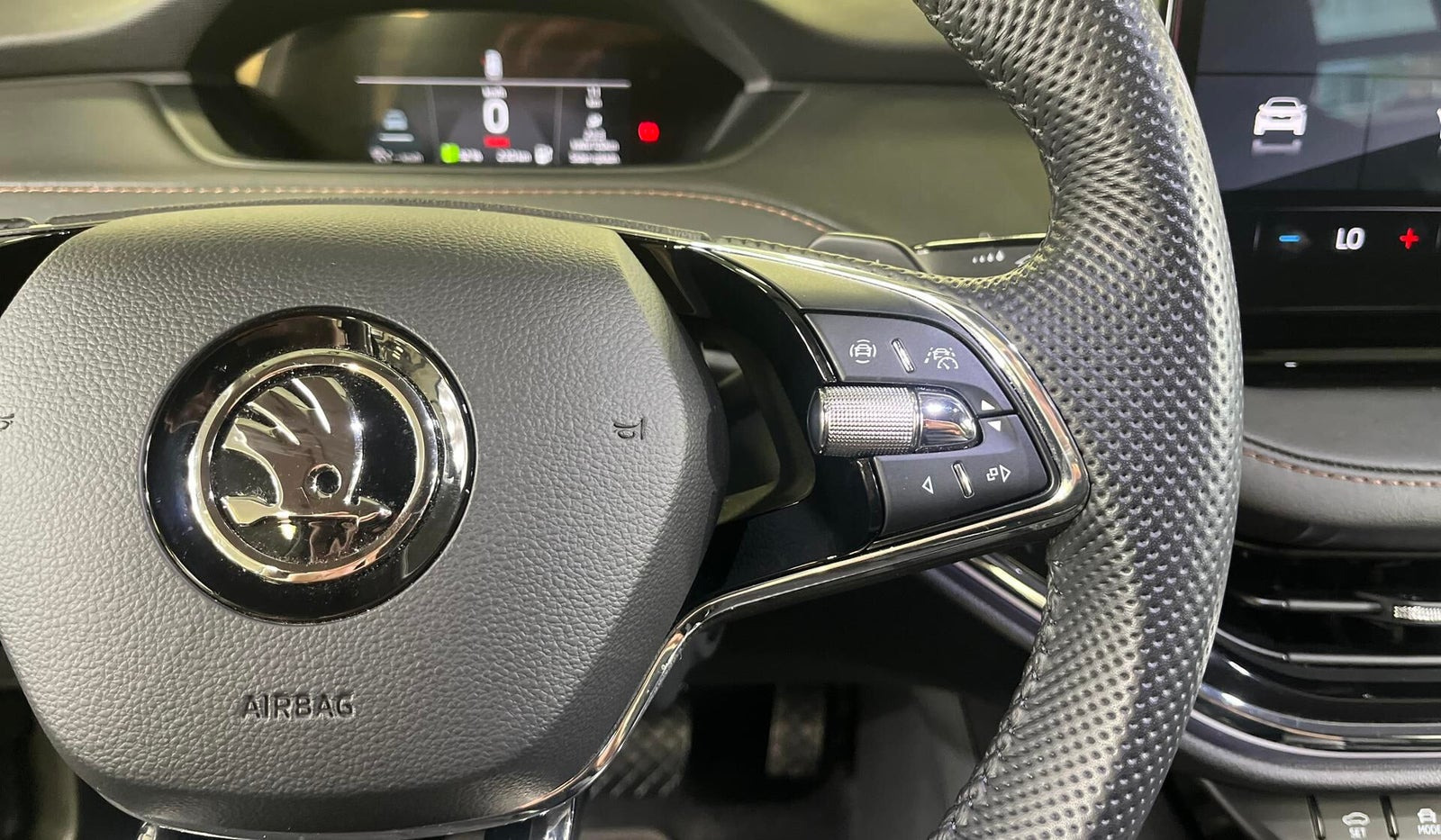 Sort Skoda Enyaq fra 2023