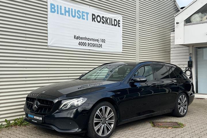 Sort Mercedes E220 d fra 2017