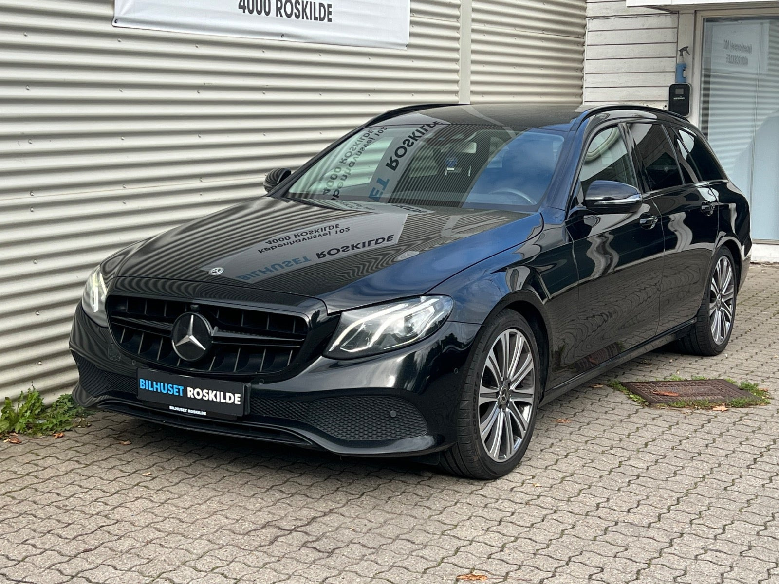 Sort Mercedes E220 d fra 2017