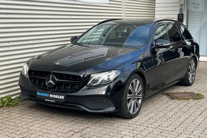 Sort Mercedes E220 d fra 2017